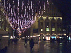 ... busy sidewalks - Z&uuml;rich Paradeplatz